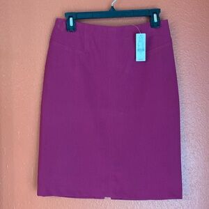 NY & Co - Size 4 Magenta colored skirt - NWT